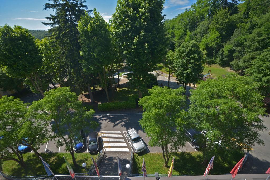 Hotel Salus Sant'Andrea Bagni Exterior foto